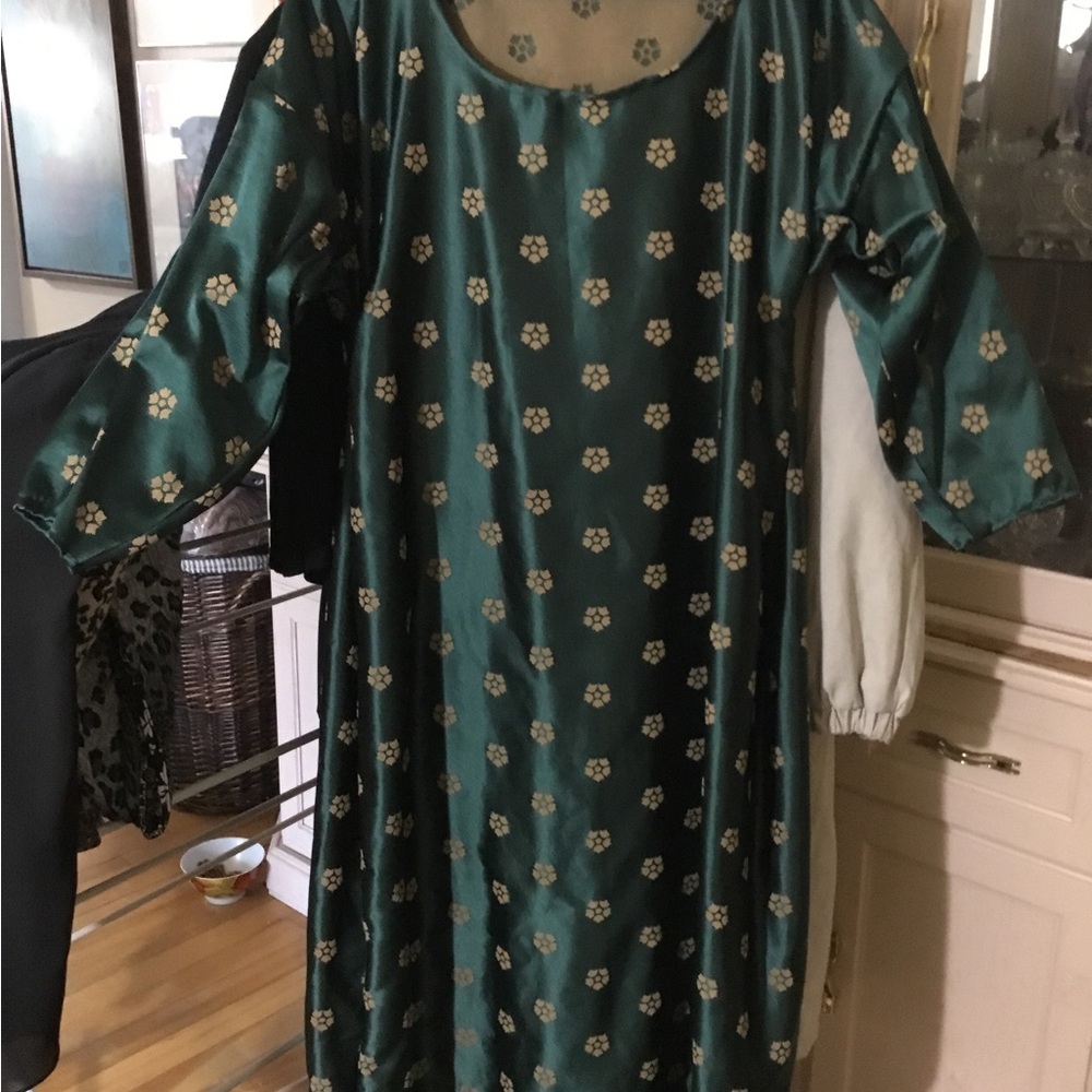 Green Sheath Maxi Dress with 3/4 Sleeves and Scoop Neck